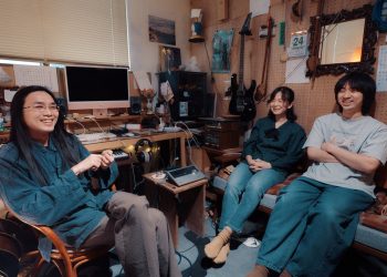 百合花樂團創作混血音樂實驗 以台語為核心 融合搖滾 藍調 雷鬼 放克並撞擊北管 南管 唸歌等傳統聲音