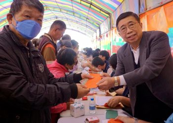 溫情15年不間斷 南紡總裁返鄉發804萬元冬令慰問金 助2,383名鄉親安心過冬