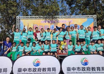 中市國小普及化大跑步熱鬧登場　逾4,500名師生齊心奔跑