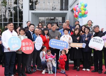 獻給市民「愛的禮物」！東勢「許良宇圖書館」開館　盧秀燕：用愛照顧山城學子