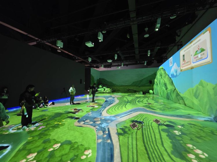 打造數位分身　體驗韌性家園　國內首創　「共／生 互動劇場」科工館登場