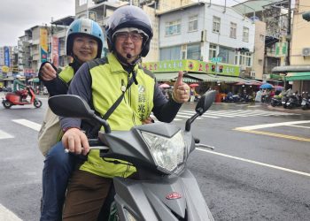 一台機車與選民的距離  左楠選戰中的人文風景　薛兆基夫妻的政治之途
