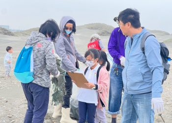 解開塑縛  還海清淨  讀經班親子以經典精神實踐海洋守護