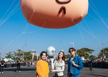 第18屆高雄 OPEN 大氣球遊行 JISOO 的 SHUMON 及告五人的告五豬首次登場