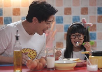 陳曉東榮獲第四屆香港紫荊花國際電影節最佳男主角 女兒朵朵驚喜客串首度同台合演