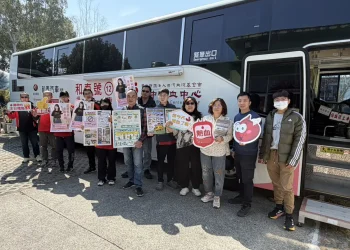 熱血迎新春　台中市環保局清潔隊挽袖捐血做公益