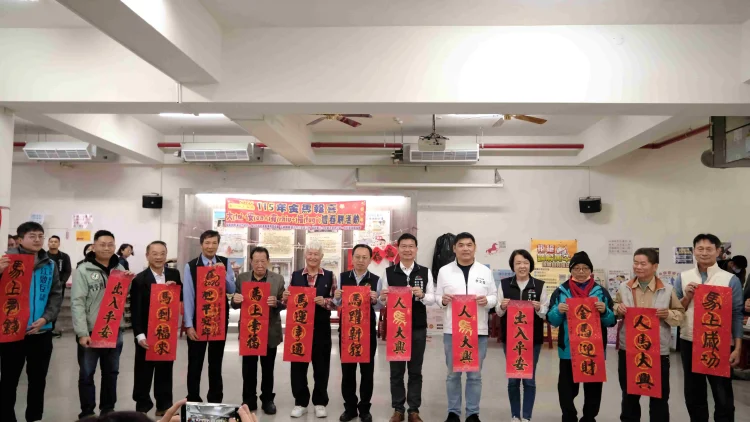 江俊龍、林淑媛代市長向市民拜年 大安區贈春聯迎新春