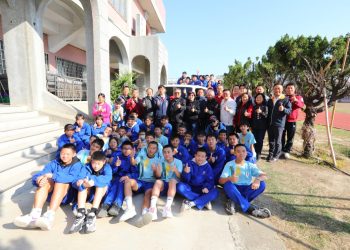 捷安特捐贈公務貨車助力中市日南國中自由車隊　完善後勤征戰全台