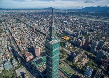 從新加坡、日本到臺灣：區域洗牌下的壓力與機會