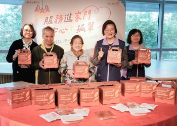 服務送到家門口　新北2,600份營養安心包年前守護獨居長者