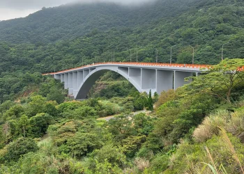 陽明山地標再升級　馬槽橋油漆美化工程完工