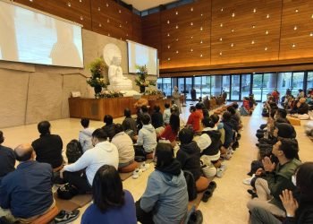 農禪寺新年早課 迎向一整年的祥樂豐足