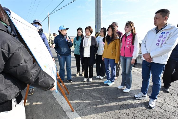 彰化縣府改善鹿港16條農路　王惠美視察確保農民行車安全