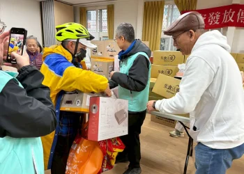 NPO channel公益平台「集食送愛」　到北海岸致贈弱勢家庭電鍋及年菜