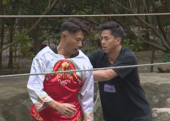 彭小刀 柯有倫連環出包　KID毒舌封號「噗嚨共」