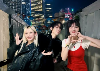 新生代主持人木木 遠征香港音樂節Clockenflap 擔任 JUD 陳泳希一日經紀人探班師兄林宥嘉