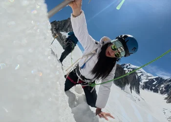 雷艾美踩進冰洞卡住出不來 驚魂一刻全曝光