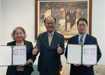 中信科大攜手科工館簽署合作備忘錄　科普資源走進南方校園