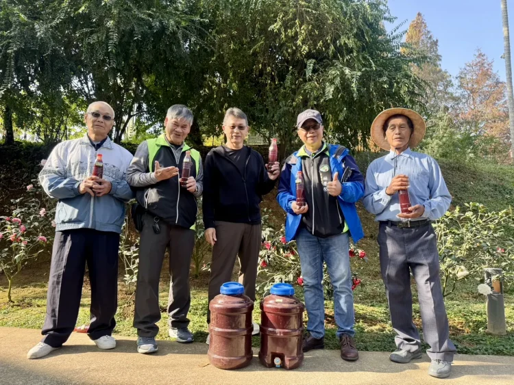 從土地出發看見永續發展 高雄市農業微生物光合菌教育發展協會；農場體驗暨會員大會