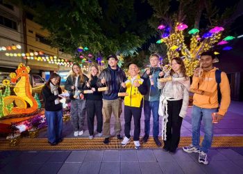 國際學生走讀竹山　沉浸體驗竹藝燈會之美