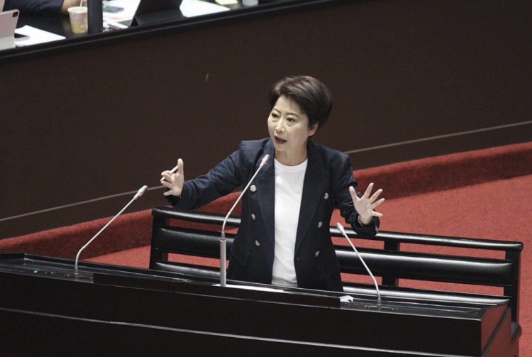 遭指協助考生口試 陳亭妃:僅一般陳情、未介入甄選