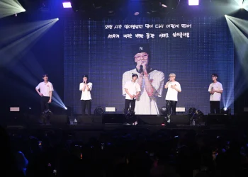 韓男團VERIVERY首度高雄見面會　走下台福利給好給滿寵粉寵到哭