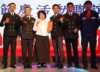 嘉義市慶祝消防節表揚績優人員　黃敏惠感謝守護安全防線