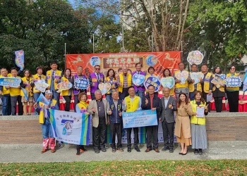 春聯飄墨香、獎學金暖人心　台灣獅優秀會迎春送愛