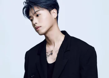 HowZ 等了5年用花語唱盡愛情百態 親自調香專屬氣味送歌迷