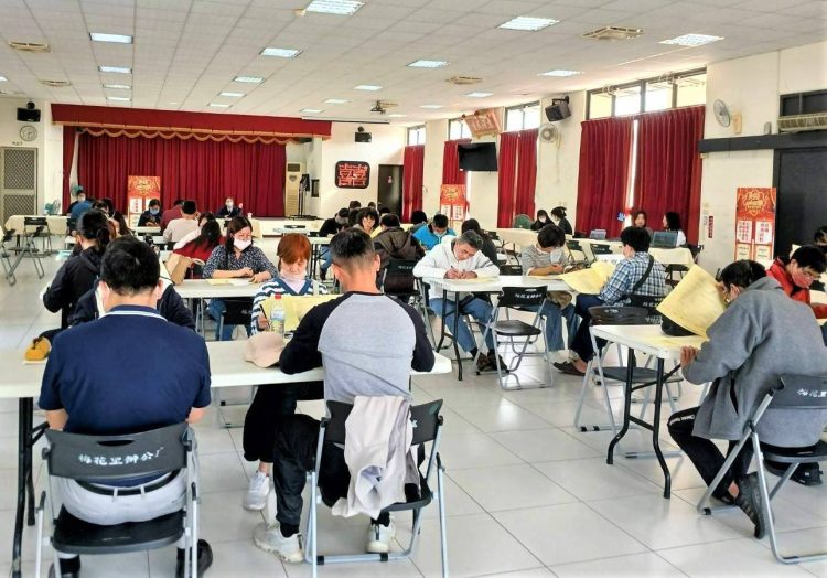 台南就業中心於2月6日在仁德區公所三樓禮堂辦理聯合徵才活動，集結18家廠商共同參與，提供超過310個工作機會。（圖／台南就業中心資料照）