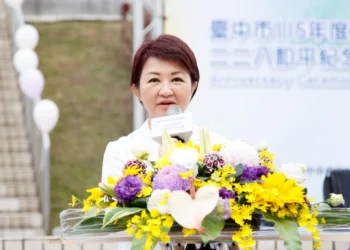 中市府舉辦「二二八事件79週年追思會」　盧市長任內第8度主持 獻百合祝福：讓愛與包容延續