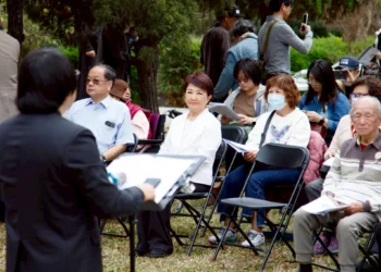 任內8度出席「基督長老教會台中公義行動教會二二八紀念禮拜」 　盧市長率市府團隊出席致意：讓台灣在團結中前行