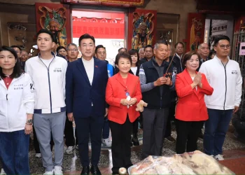 大年初一連訪四宮廟發「馬到金來」小紅包　盧市長：願國泰民安、市政昌隆