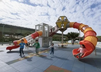 大里涼傘樹公園「探索城堡」啟用！　複合式遊具打造冒險樂園　親子共融新亮點