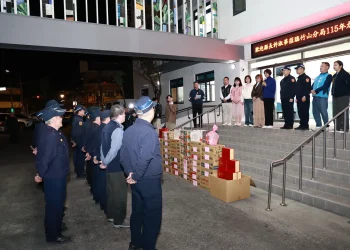 春節安全維護工作首日　許縣長至竹山慰問員警與協勤民力