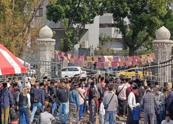 齋月首場主麻＋春節連假　１５００名穆斯林湧進台中清真寺禮拜