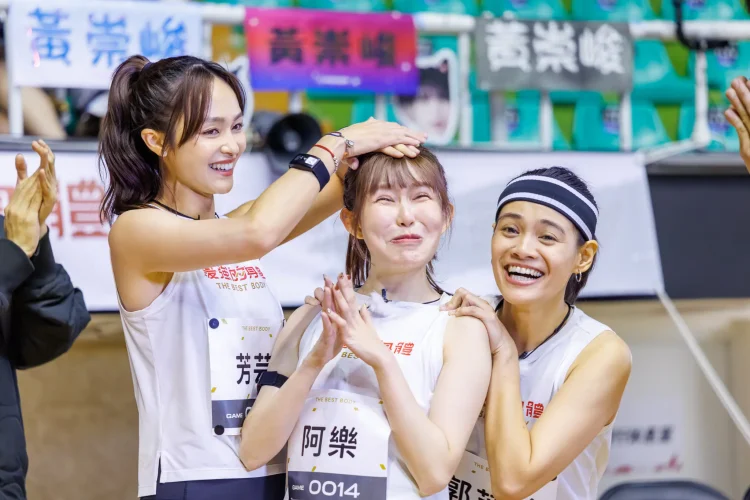 紅白最終戰炸裂 白隊芳芸霸氣喊 ALL IN 紅隊 C.Holly 倒著推雪撬