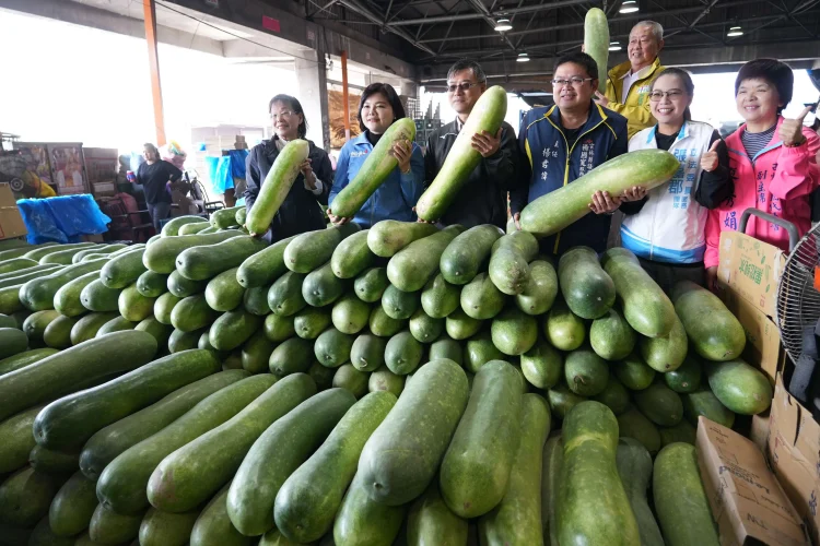 雲林蔬果肉品產銷穩定迎春節　張麗善縣長視察市場請民眾安心採購