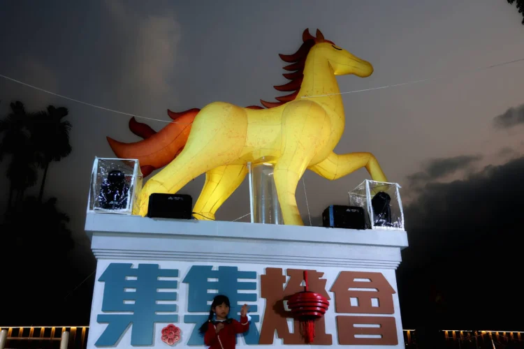 集集燈會「花馬躍光影　石虎照集集」點燈熱鬧到3月3日