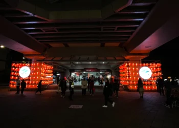 燈耀圓山、捷運迎春　圓山站化身科技感燈節打卡熱點