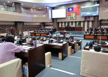 許淑華縣長宣布4月1日起長輩健保費免繳　每月826元年減省萬元負擔