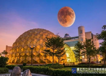 連假好去處　臺北天文館系列活動迎接月全食