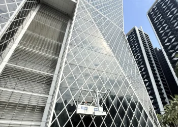 勞工局於中鋼總部　 舉辦大樓外牆清洗作業安全觀摩