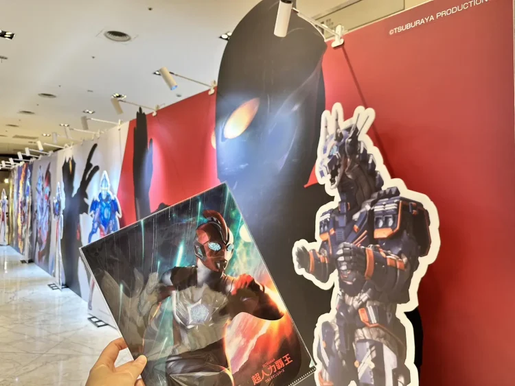 「即日起-3/1《超人力霸王》卡牌遊戲限定快閃店」　結合市府「高雄冬日遊樂園」城市英雄IP商機　搶攻寒假親子商機