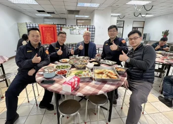 龍蝦、佛跳牆全上桌　中正一分局端出「痛風餐」犒賞員警