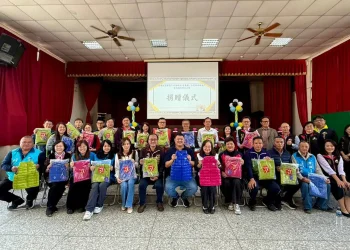 立委游顥募集1,120件羽絨衣　為南投22所偏鄉國小添新年暖意