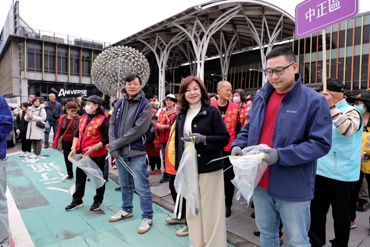 邱佩琳率550名志工拚掃市容　迎接基隆400