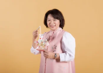 大師操刀！嘉義市馬年小提燈「馬上熊賀」亮相　2/24起文化公園限量發放