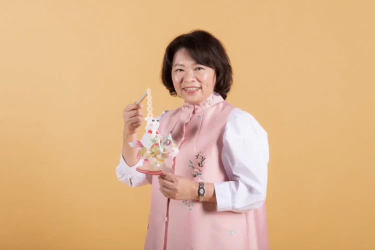 大師操刀！嘉義市馬年小提燈「馬上熊賀」亮相　2/24起文化公園限量發放