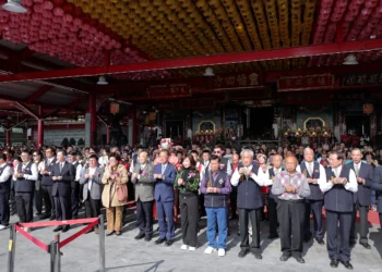 天顯宮祝壽場面熱烈!邱佩琳發紅包 海軍上將林鎮夷等要角共襄盛舉